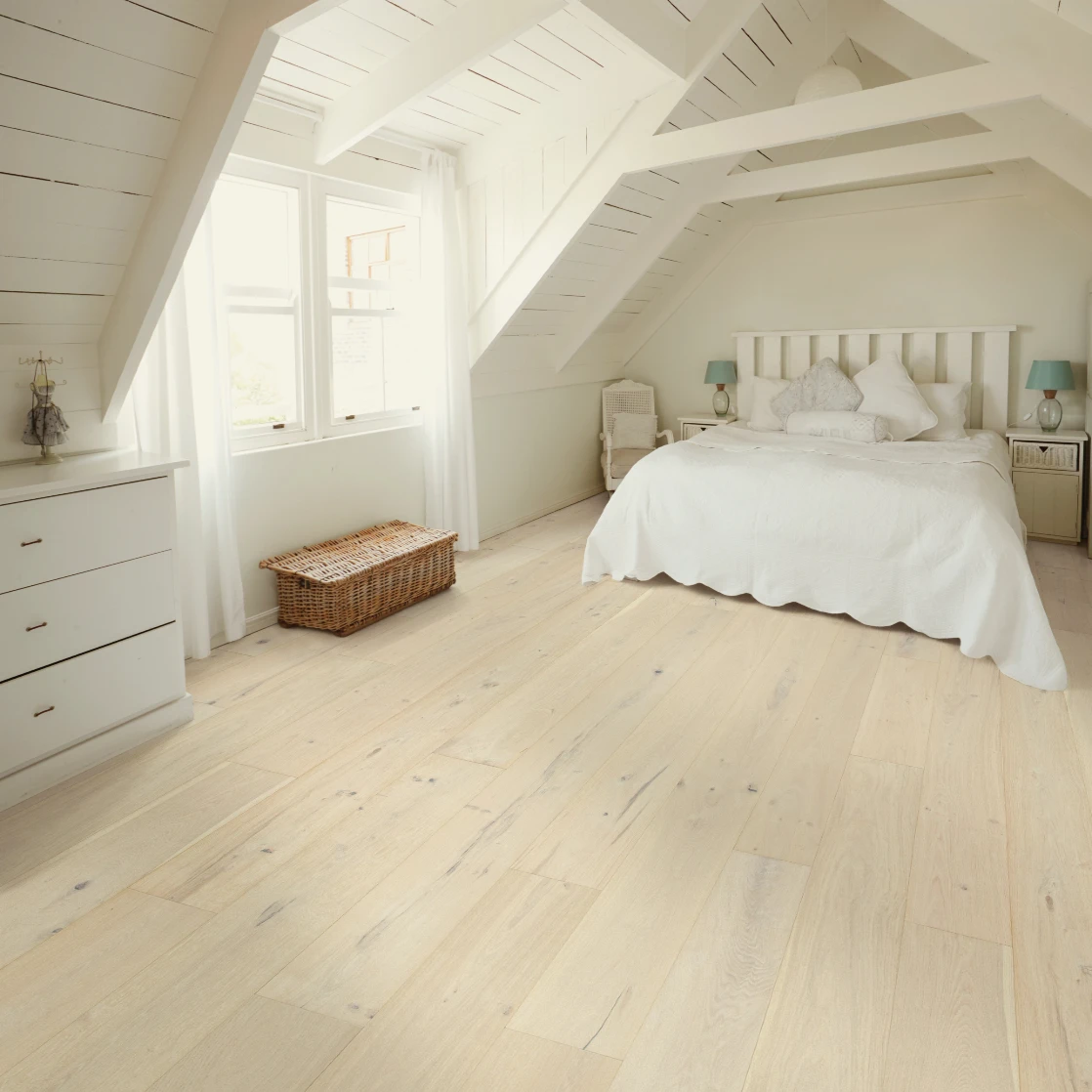 High-performance luxury vinyl plank flooring with waterproof protection for modern vinyl installation.