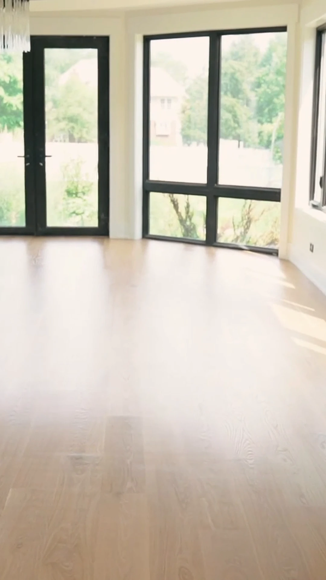 Royal Flooring Hero (Mobile)